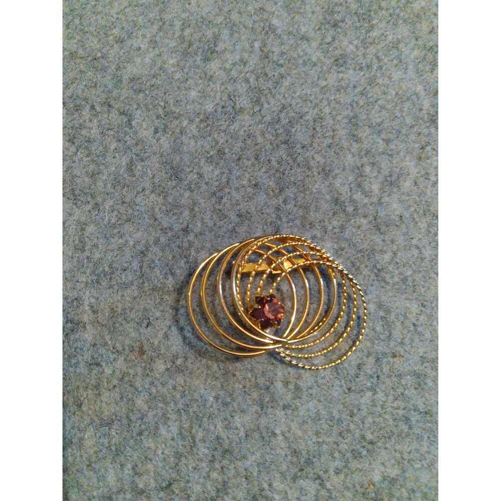 Vintage Gold Tone Brooch Pin with Red‎ Stone Circle Design Statement